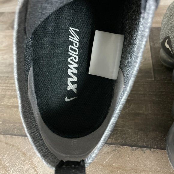 Nike Air Vapormax Flyknit 2 Running Shoes - Picture 7 of 11